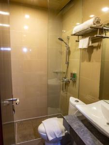 Kúpeľňa v ubytovaní Kojo Hotels Cebu-Mandaue