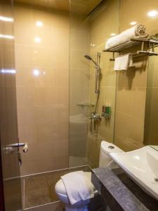Koupelna v ubytování Kojo Hotels Cebu-Mandaue + 23 fotografií