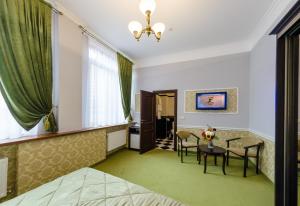 TV a/nebo společenská místnost v ubytování Franz Hotel&Restaurant