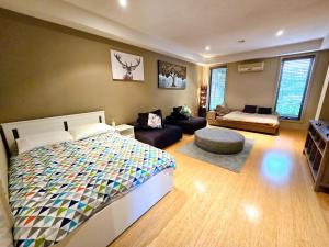 Specious ex-display 5 BDR house,up to 15 guests- Williams Landing客房内的一张或多张床位