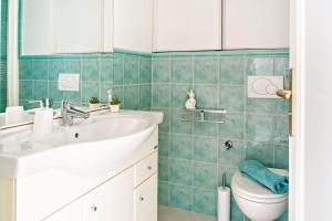 Bilik mandi di 50 meters from the beach ! Best location in Nice +7 gambar