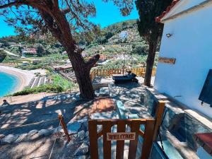 Gallery image of Castaway's View Villa in Avlákia