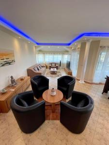 ラ・ガウレットにあるVilla Aglaia mit Pool, Garten und Palmenのギャラリーの写真