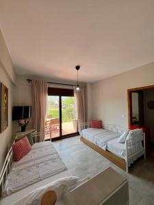 Gallery image of Lucid Dream Apt. Bozinis 2 in Psakoudia +10 photos