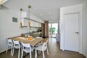 Køkken eller tekøkken på CASA BLANCA VILLA Exclusive with Private Pool