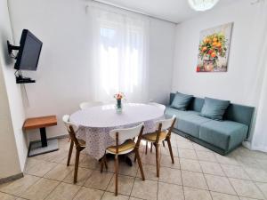 Galeriebild der Unterkunft Tre Perle Vacation House with garden and parking in Vir