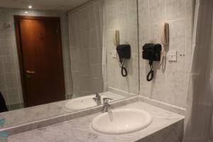 Vannituba majutusasutuses GSS Avenue Hotel Ex Delmon Hotel