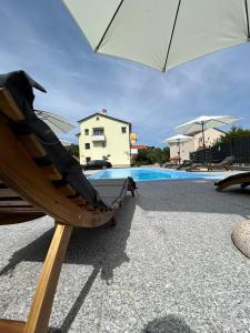 Bazén v ubytování Villa Fantasea nebo v jeho okolí