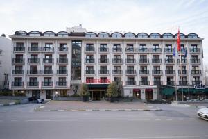 Bangunan di mana terletaknya hotel