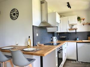 Dapur atau dapur kecil di Le Golden View - Vue Imprenable & Parking Gratuit +2 gambar