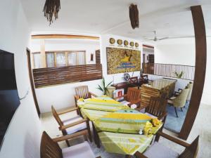 Reštaurácia alebo iné gastronomické zariadenie v ubytovaní Dhiffushi White Sand Beach