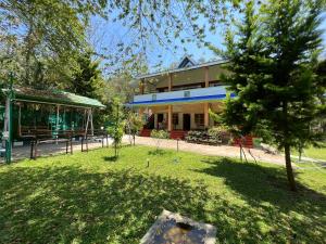 马西尼古蒂The Midway Jungle Resort的相册照片