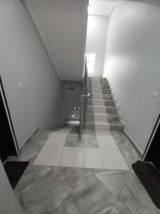 杜阿拉Magnifique appartement haut standing à Kotto, calme, propre, securise avec groupe electrogene et wifi的相册照片