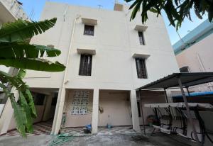 Imagen de la galería de KJ Reddy Homestay, en Tirupati 12 fotos más