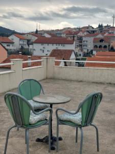 Balkón nebo terasa v ubytování Royal Apartments