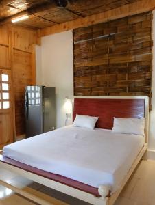 Giường trong phòng chung tại Jeet hostel and Stay Rooms