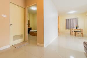 TV a/nebo společenská místnost v ubytování บ้านม่วนใจ๋กรีนวิว