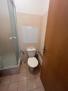 Un baño de Studio Prosecká vyhlídka 13 fotos más