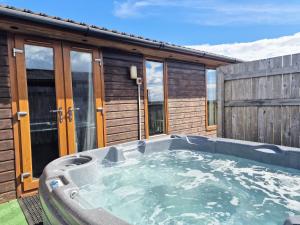 Fotografie z fotogalerie ubytování Cleish 7 With Private Hot Tub - Fife - Loch Leven - Lomond Hills - Pet Friendly v destinaci Kelty