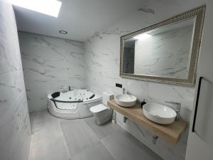 Koupelna v ubytování Suite Lithos