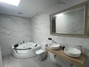 Koupelna v ubytování Suite Lithos