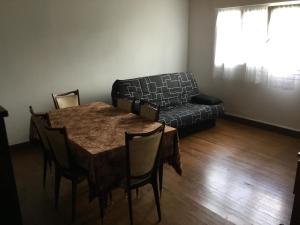 Posezení v ubytování Logement avec parking max 7 personnes