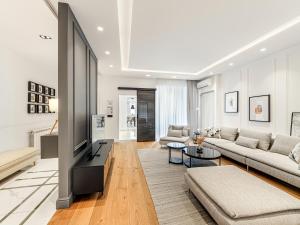 Χώρος καθιστικού στο Enjoy B-52 Crown