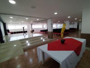 Restaurace v ubytování Hotel El Bosque Valledupar