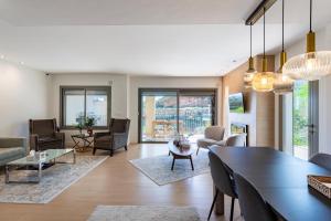 Χώρος καθιστικού στο Tranquil Oasis Luxury Villa