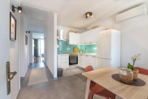 Fotografia z galérie ubytovania City Vibes Apartment with Balcony and Spectacular View v Poreči + 14 fotografií