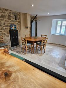 Fotografie z fotogalerie ubytování Le Cabistrou v destinaci Issamoulenc + 23 fotografií