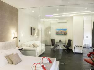 A seating area at Navona Living Rome
