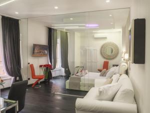 A seating area at Navona Living Rome