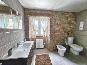 Et badeværelse på Casa da Colorada - Costa da Morte + 26 billeder