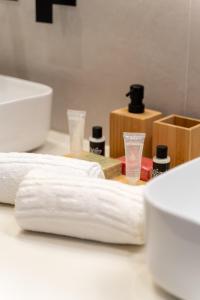 Koupelna v ubytování Luxury Memories Suites + 32 fotografií