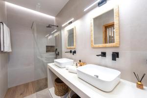 Koupelna v ubytování Luxury Memories Suites