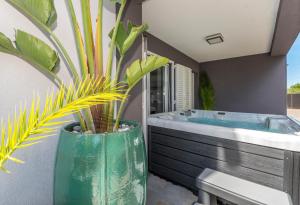 Fotografie z fotogalerie ubytování House with pool Ledenko v destinaci Biograd na Moru