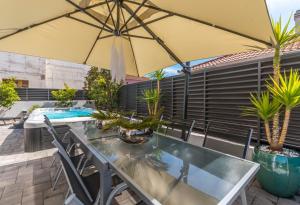 Fotografie z fotogalerie ubytování House with pool Ledenko v destinaci Biograd na Moru