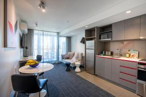 Kuchyň nebo kuchyňský kout v ubytování Corporate Living Accommodation Abbotsford
