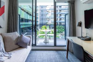 TV a/nebo společenská místnost v ubytování Corporate Living Accommodation Abbotsford