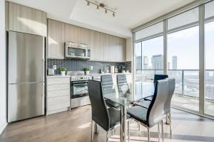 Fotografie z fotogalerie ubytování Epic 2BR Condo with Panoramic CN Tower & City View v destinaci Toronto