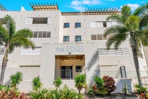 The Edge - Just Steps To Cairns Esplanade Frontage的门面或入口
