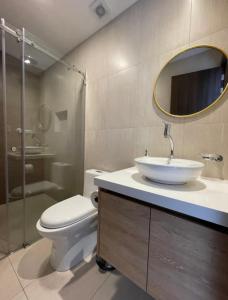 Een badkamer bij Hermosa suite nueva en Cuenca