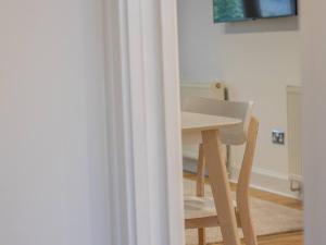 Зображення з фотогалереї помешкання Pass the Keys Stylish West End Detached Mews у Глазго
