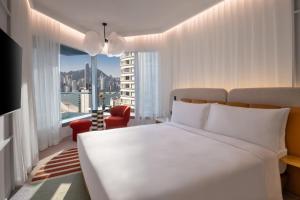 Mondrian Hong Kong 객실 침대