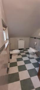 Ένα μπάνιο στο Casa Mamus