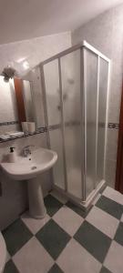 Ένα μπάνιο στο Casa Mamus +34 φωτογραφίες