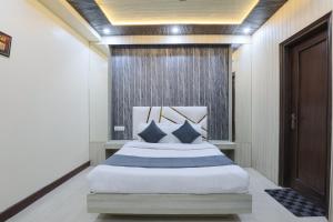Postel nebo postele na pokoji v ubytování Hotel Blessings On road Near New Delhi Railway Station Renovated 2025 May + 37 fotografií