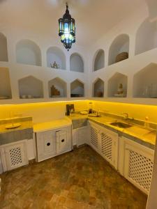 Kuchyň nebo kuchyňský kout v ubytování Riad Fiora, private home!!!