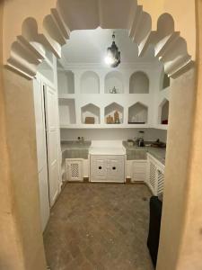 Kuchyň nebo kuchyňský kout v ubytování Riad Fiora, private home!!!